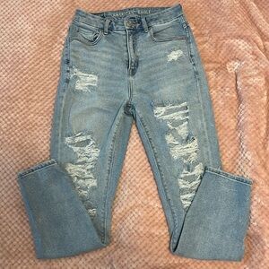 American Eagle baggy ripped mom Jean